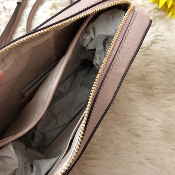 NWT Michael Kors Jet Set Item Crossbody Bag Fawn - Picture 6 of 8